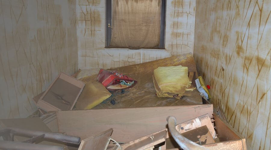 Why choose water damage restoration service for emergency water extraction services in Whittier